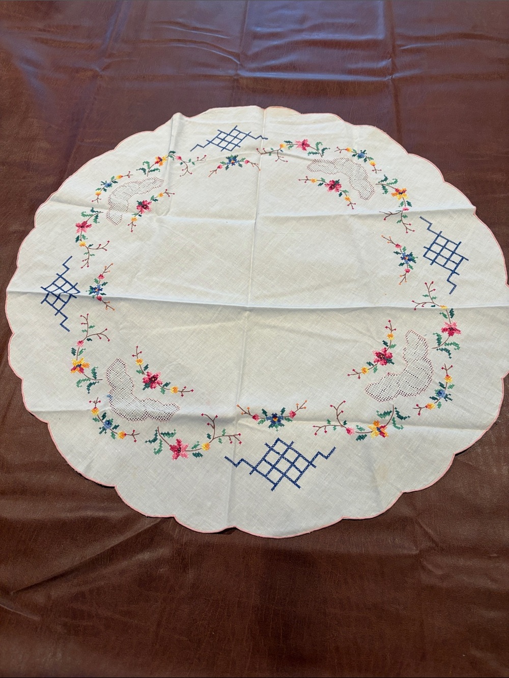 White 28” Round Embroidered Tablecloth with Floral Motif